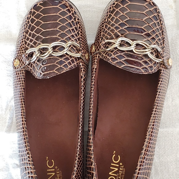 Black US 5 Vionic Spark Kiska Round Toe Suede Flats